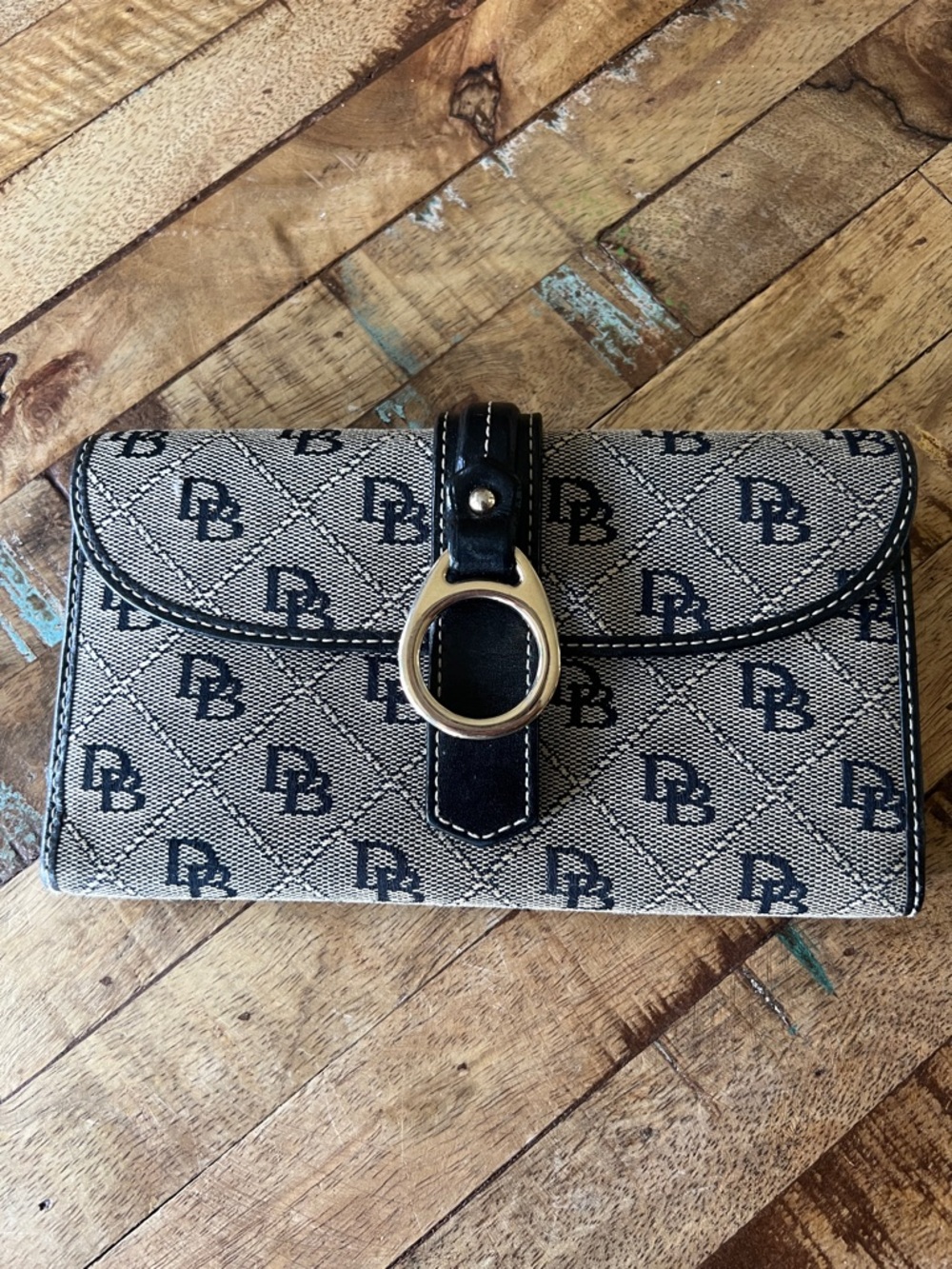 Canvas Logo-Print Dooney & Bourke Clutch Wallet in Beige and Black